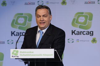 Orbán Viktor miniszterelnök beszédet mondott a karcagi Elektronikai Hulladékhasznosító Központ átadásán