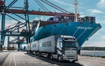 50 méter hosszú kamion szerelvénnyel kísérletezik a Volvo