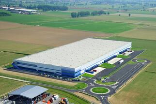 A CBRE 850.000 négyzetméter logisztikai ingatlan üzemeltetését nyerte el Európában