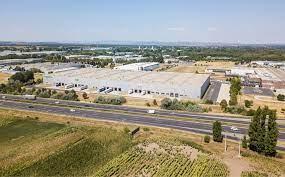 A CTP újabb kiemelkedő bérleti szerződést kötött, a DB Schenker hosszabbított a vállalat székesfehérvári logisztikai parkjában.