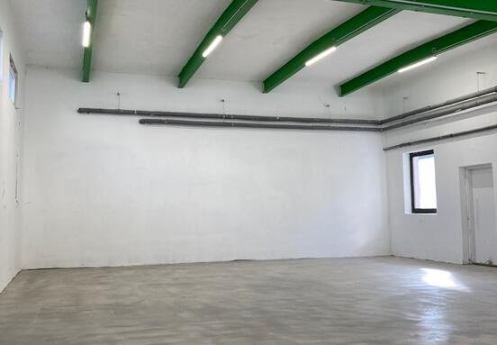 Győr belvárosában kiadó raktár